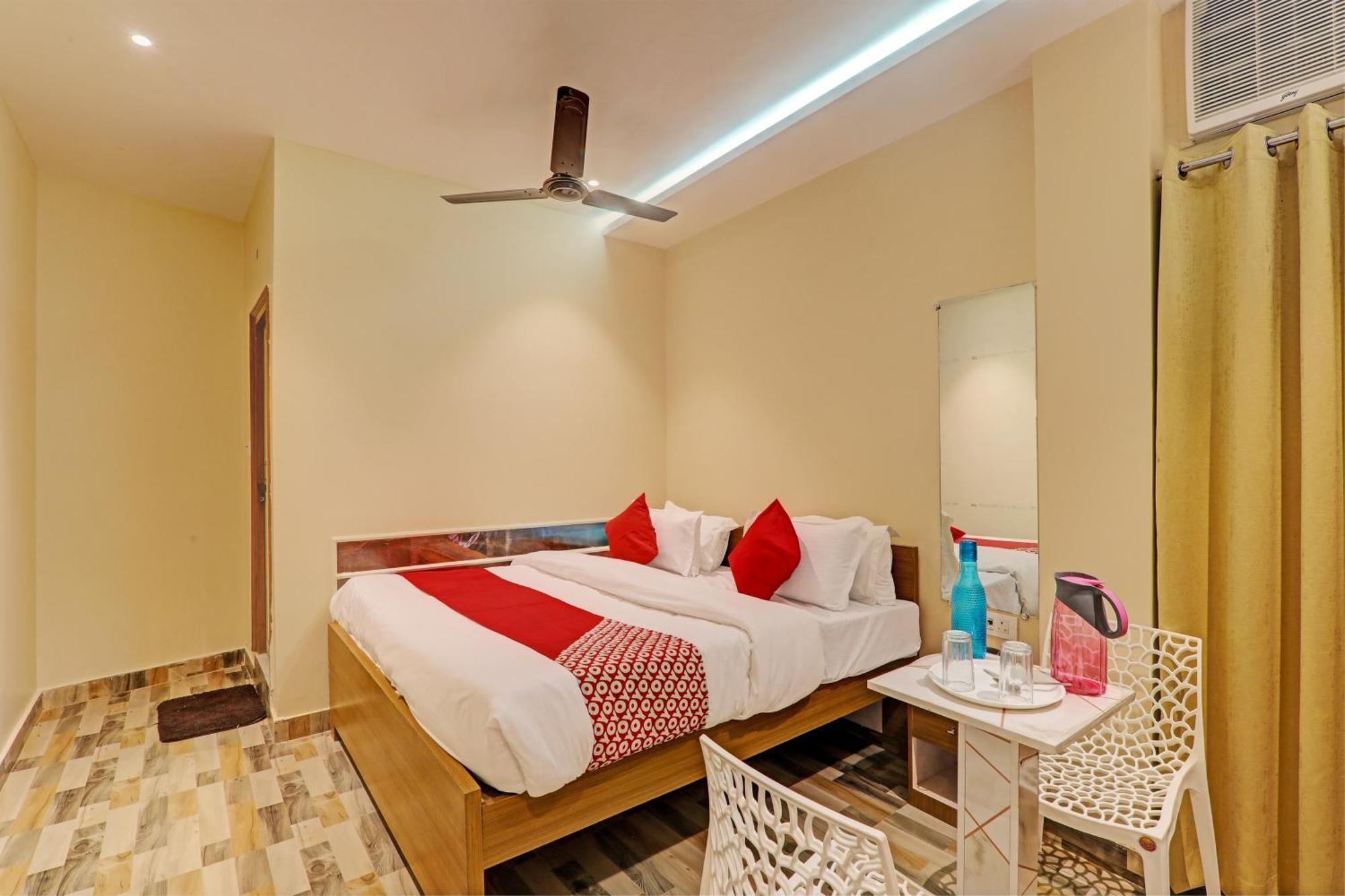 Hotel O Royal Regency Palace Gorakhpur Bagian luar foto