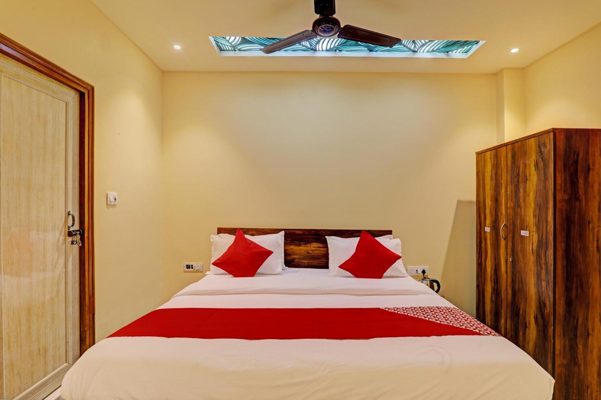Hotel O Royal Regency Palace Gorakhpur Bagian luar foto