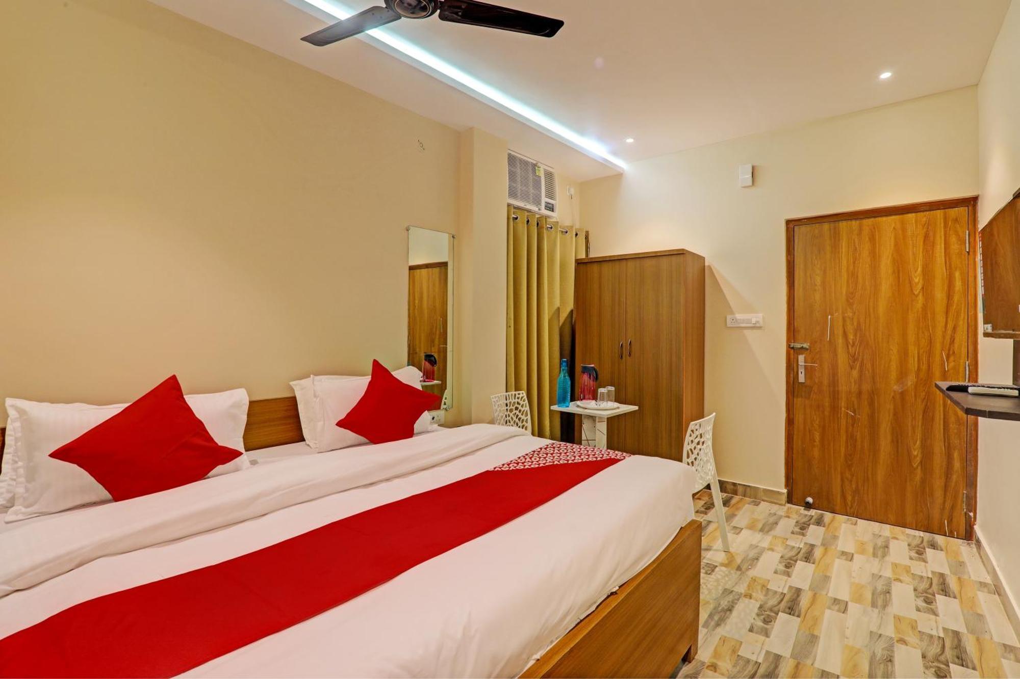 Hotel O Royal Regency Palace Gorakhpur Bagian luar foto